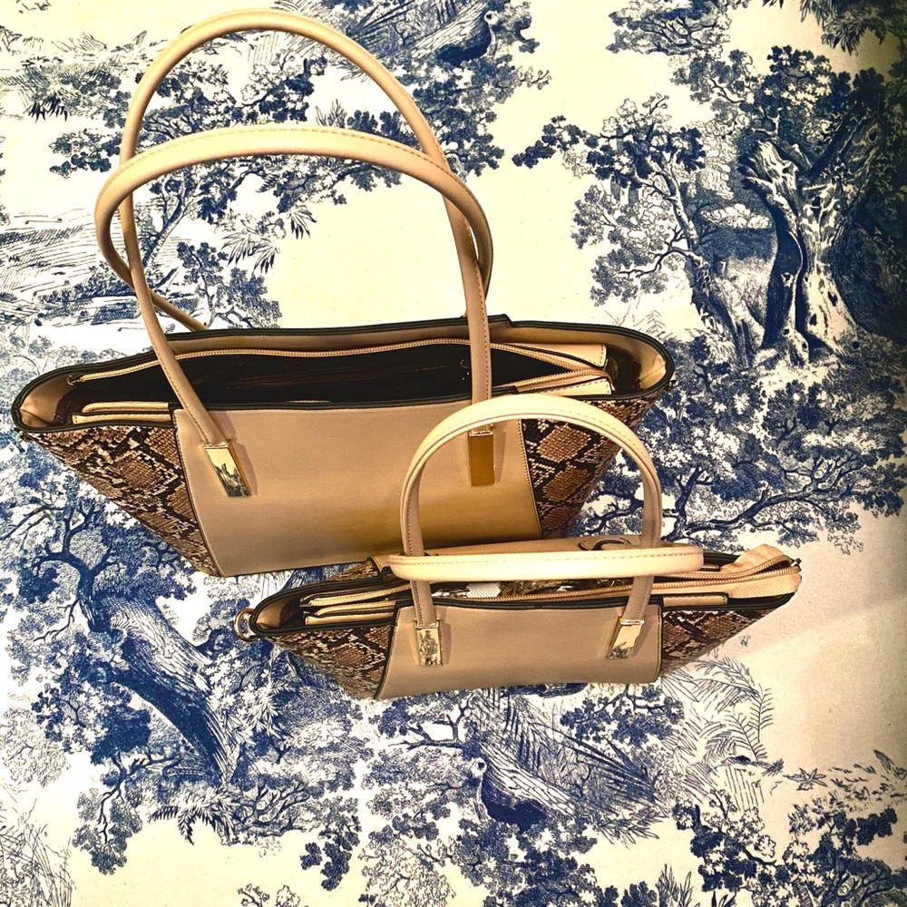 2in1 Nesting Shoulder bags.